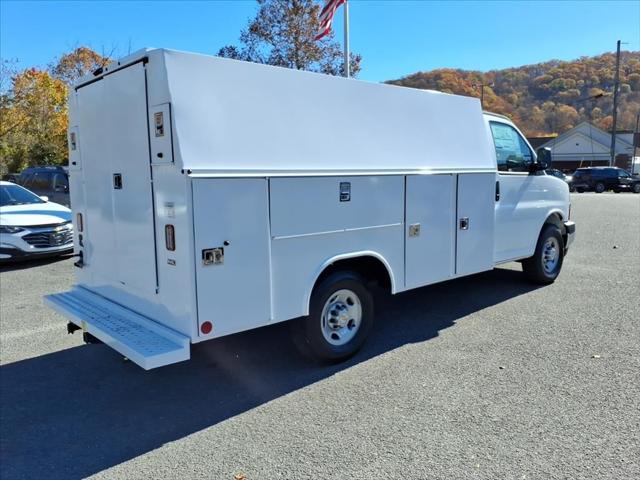 2025 Chevrolet Express Cutaway Work Van