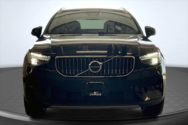 2023 Volvo XC40 B5 Plus Bright Theme
