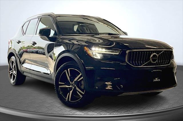2023 Volvo XC40 B5 Plus Bright Theme