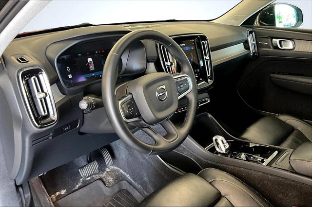 2023 Volvo XC40 B5 Plus Bright Theme