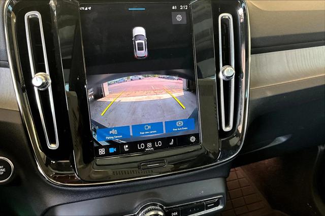 2023 Volvo XC40 B5 Plus Bright Theme