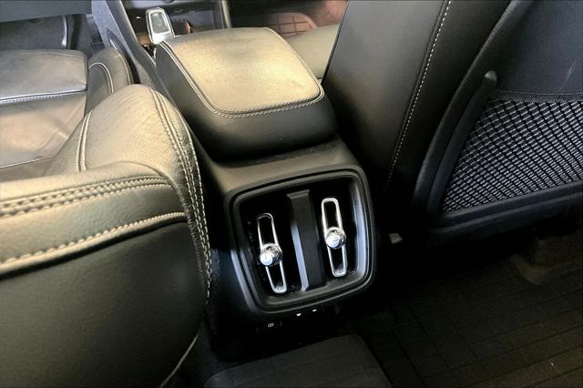 2023 Volvo XC40 B5 Plus Bright Theme