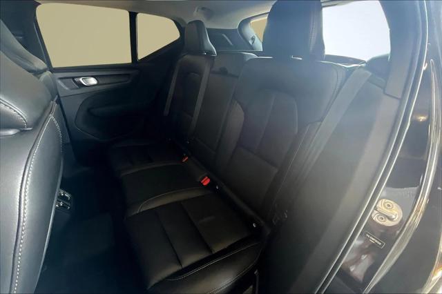 2023 Volvo XC40 B5 Plus Bright Theme