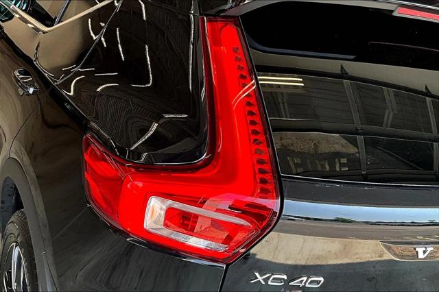2023 Volvo XC40 B5 Plus Bright Theme