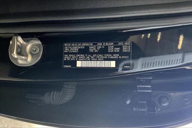 2023 Volvo XC40 B5 Plus Bright Theme
