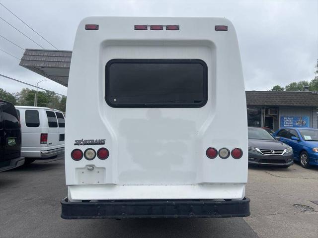2001 Chevrolet Express Cutaway Base