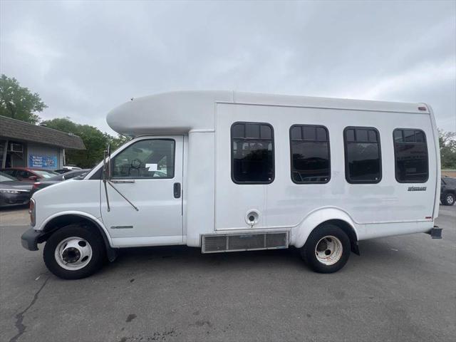 2001 Chevrolet Express Cutaway Base