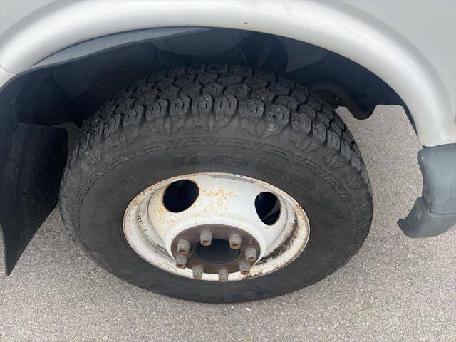 2001 Chevrolet Express Cutaway Base