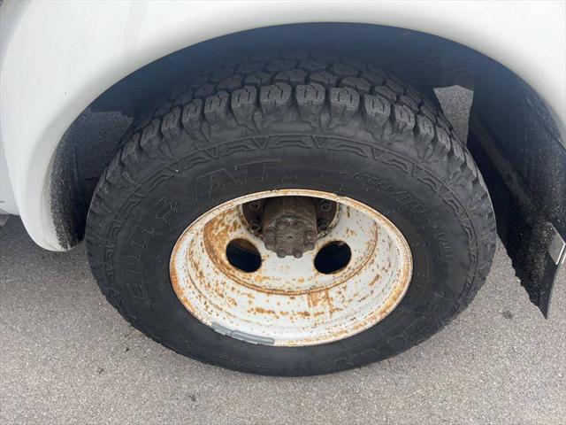 2001 Chevrolet Express Cutaway Base