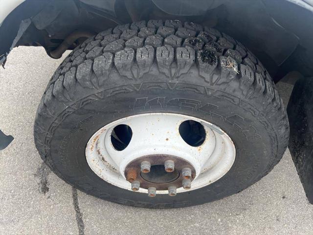 2001 Chevrolet Express Cutaway Base