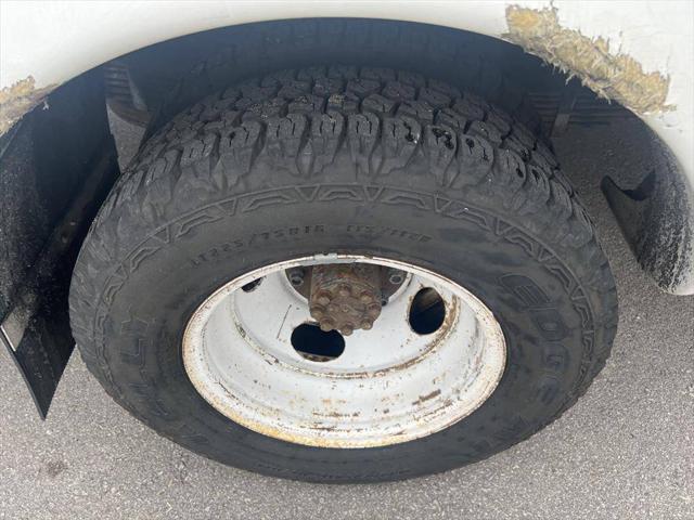 2001 Chevrolet Express Cutaway Base