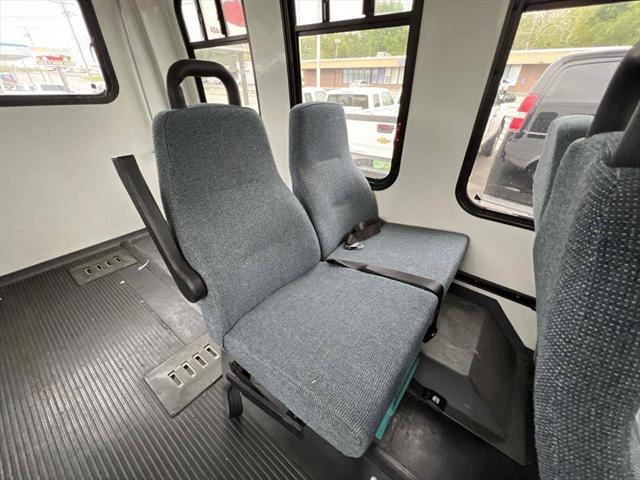 2001 Chevrolet Express Cutaway Base