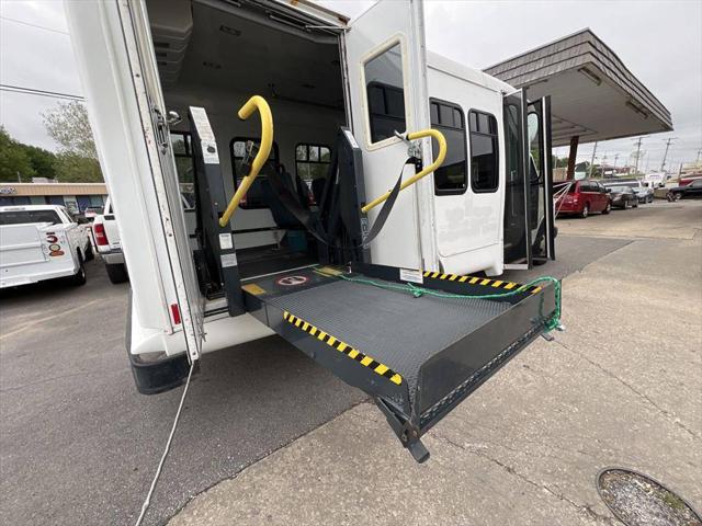 2001 Chevrolet Express Cutaway Base