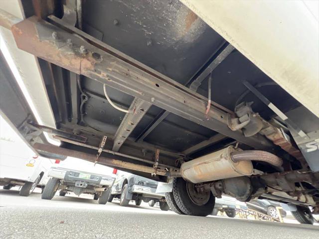 2001 Chevrolet Express Cutaway Base