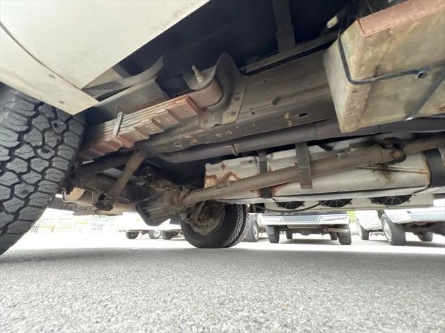 2001 Chevrolet Express Cutaway Base