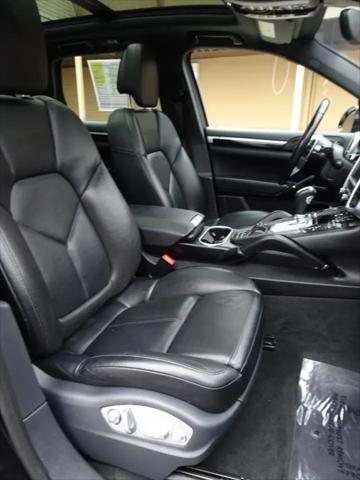 2016 Porsche Cayenne Standard