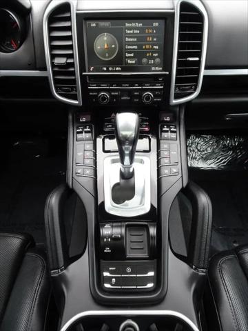 2016 Porsche Cayenne Standard
