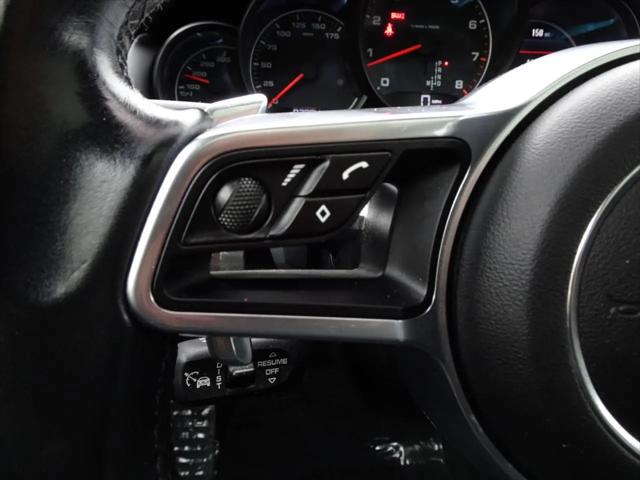 2016 Porsche Cayenne Standard