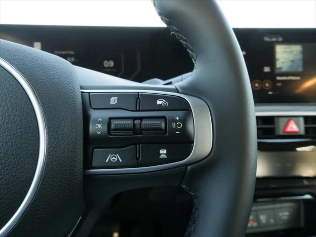 2025 Kia K5 EX