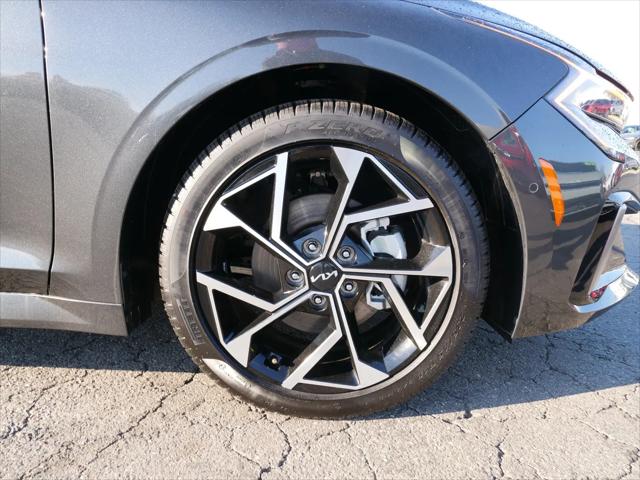 2025 Kia K5 EX