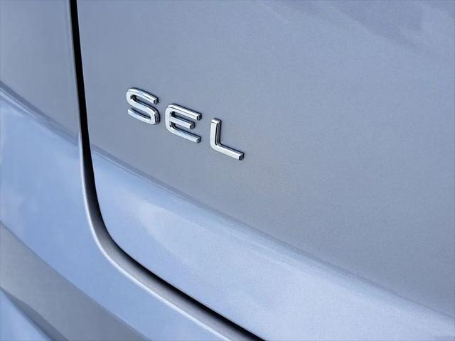 2025 Volkswagen Atlas Cross Sport 2.0T SEL Premium R-Line