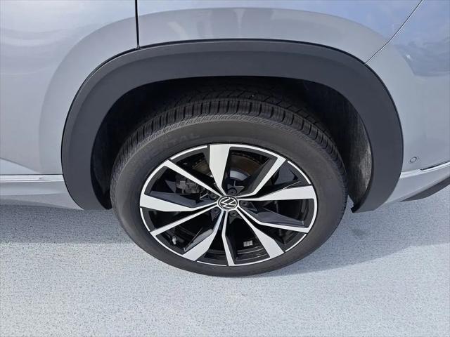 2025 Volkswagen Atlas Cross Sport 2.0T SEL Premium R-Line