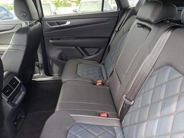2025 Volkswagen Atlas Cross Sport 2.0T SEL Premium R-Line