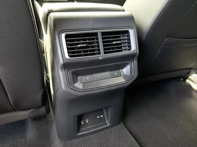 2025 Volkswagen Atlas Cross Sport 2.0T SEL Premium R-Line