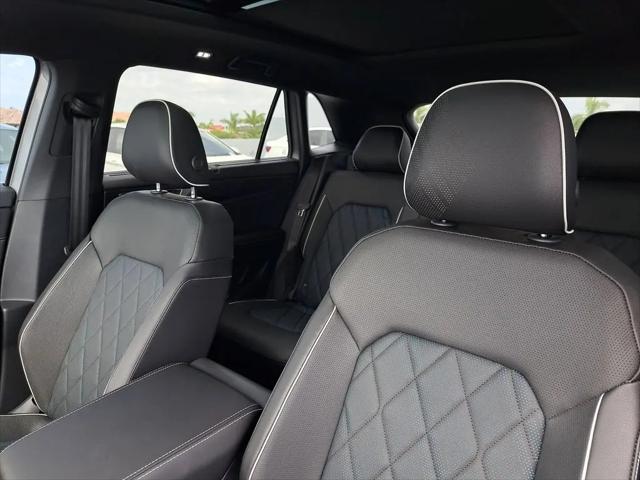 2025 Volkswagen Atlas Cross Sport 2.0T SEL Premium R-Line