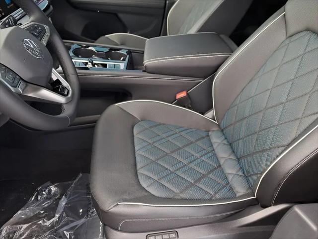 2025 Volkswagen Atlas Cross Sport 2.0T SEL Premium R-Line