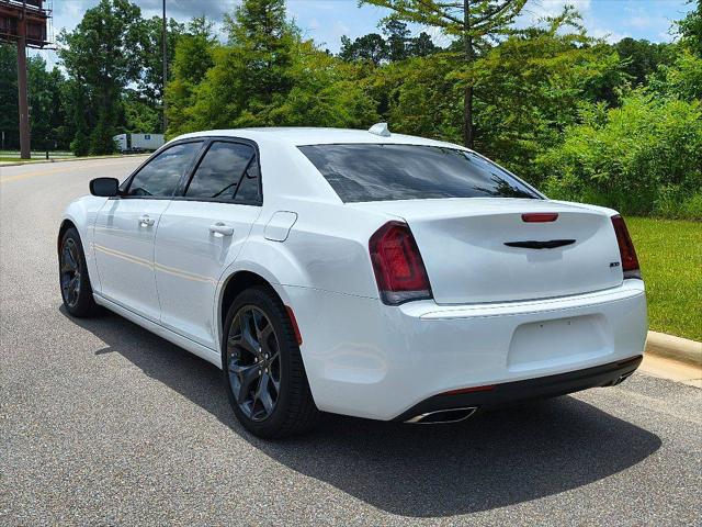 2023 Chrysler 300 Touring