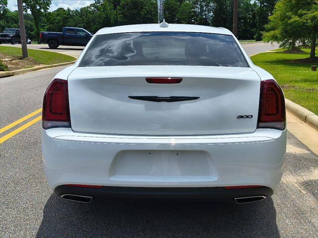 2023 Chrysler 300 Touring