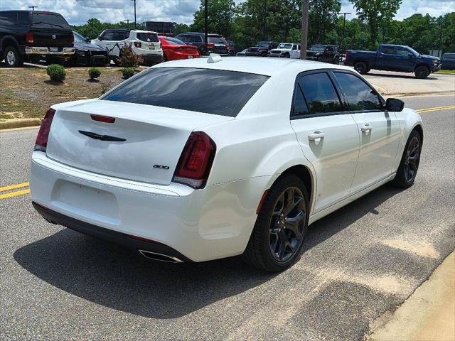 2023 Chrysler 300 Touring