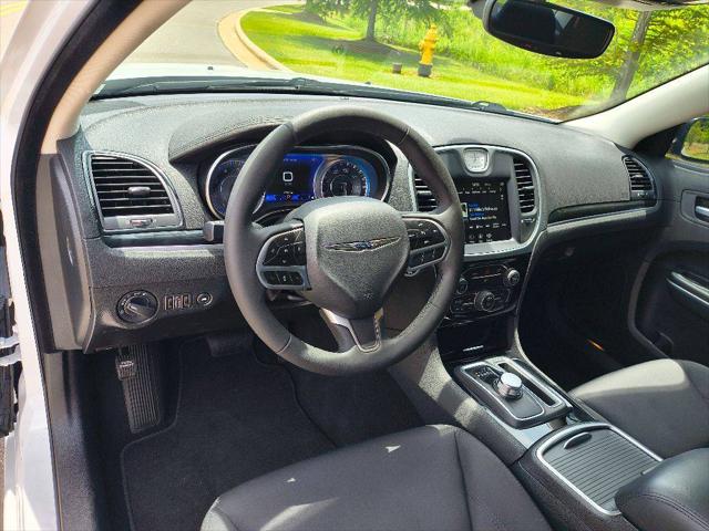 2023 Chrysler 300 Touring