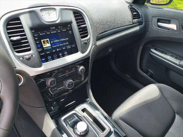 2023 Chrysler 300 Touring
