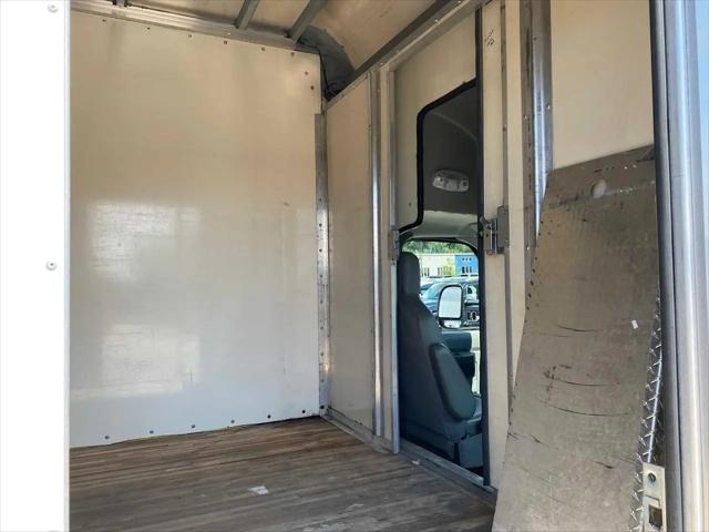 2017 Ford E-450 Cutaway E-450