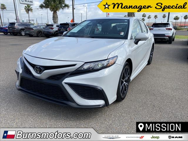2023 Toyota Camry SE Nightshade Edition Hybrid