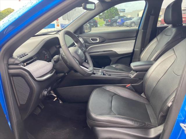2023 Jeep Compass Latitude Lux FWD