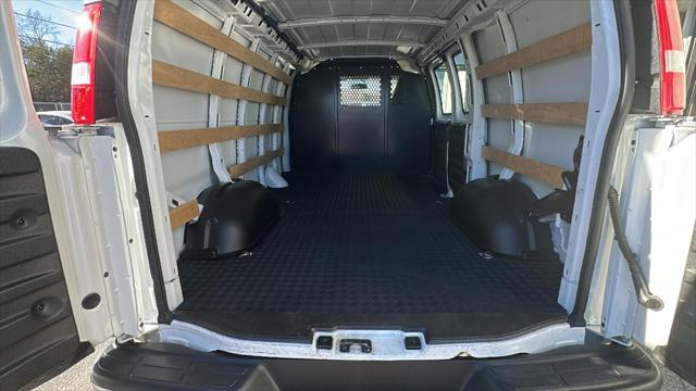 2023 Chevrolet Express Cargo Van RWD 2500 Regular Wheelbase WT