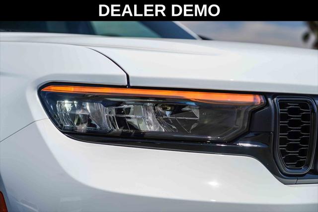 2025 Jeep Grand Cherokee GRAND CHEROKEE L ALTITUDE 4X4 2025 Jeep Grand Cherokee GRAND CHEROKEE L ALTITUDE 4X4