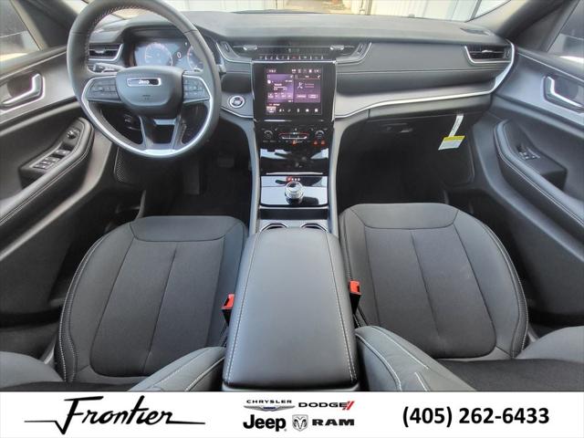 2025 Jeep Grand Cherokee GRAND CHEROKEE L LAREDO 4X2