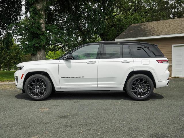 2025 Jeep Grand Cherokee GRAND CHEROKEE SUMMIT RESERVE 4X4
