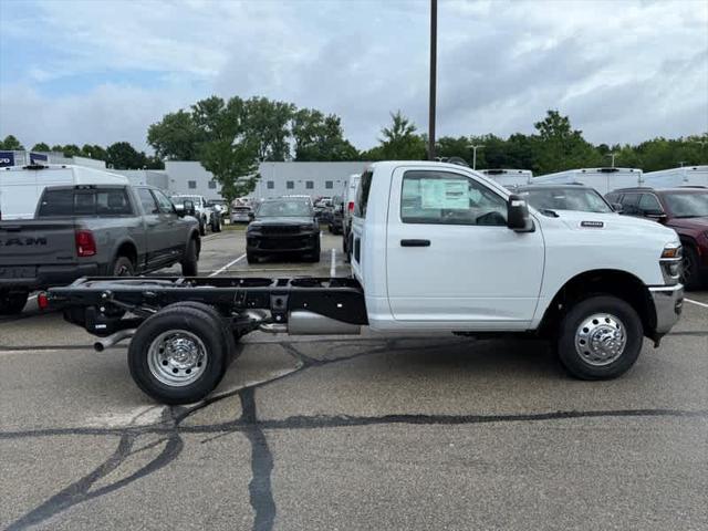 2025 RAM Ram 3500 Chassis Cab RAM 3500 TRADESMAN CHASSIS REGULAR CAB 4X4 60 CA 2025 RAM Ram 3500 Chassis Cab RAM 3500 TRADESMAN CHASSIS REGULAR CAB 4X4 60 CA