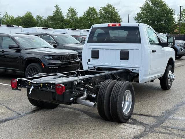 2025 RAM Ram 3500 Chassis Cab RAM 3500 TRADESMAN CHASSIS REGULAR CAB 4X4 60 CA 2025 RAM Ram 3500 Chassis Cab RAM 3500 TRADESMAN CHASSIS REGULAR CAB 4X4 60 CA