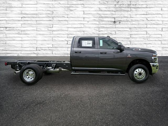 2025 RAM Ram 3500 Chassis Cab RAM 3500 TRADESMAN CREW CAB CHASSIS 4X4 60 CA