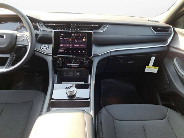 2025 Jeep Grand Cherokee GRAND CHEROKEE L LAREDO X 4X2