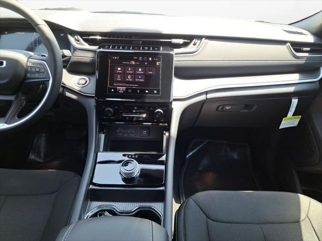 2025 Jeep Grand Cherokee GRAND CHEROKEE L LAREDO X 4X2