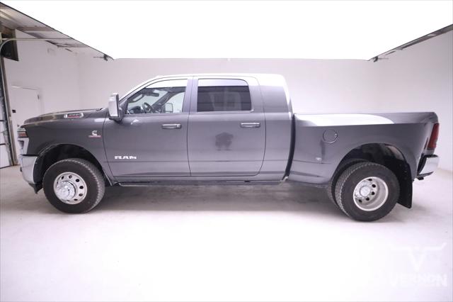 2025 RAM Ram 3500 RAM 3500 LARAMIE MEGA CAB 4X4 64 BOX 2025 RAM Ram 3500 RAM 3500 LARAMIE MEGA CAB 4X4 64 BOX