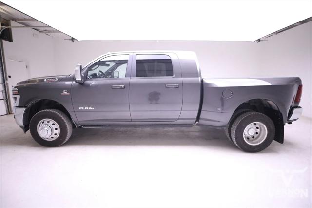 2025 RAM Ram 3500 RAM 3500 LARAMIE MEGA CAB 4X4 64 BOX