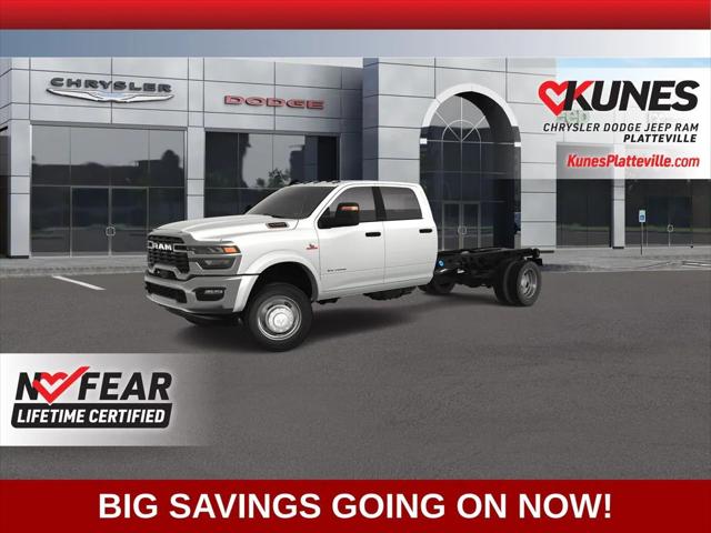 2025 RAM Ram 5500 Chassis Cab RAM 5500 BIG HORN CHASSIS CREW CAB 4X4 84 CA